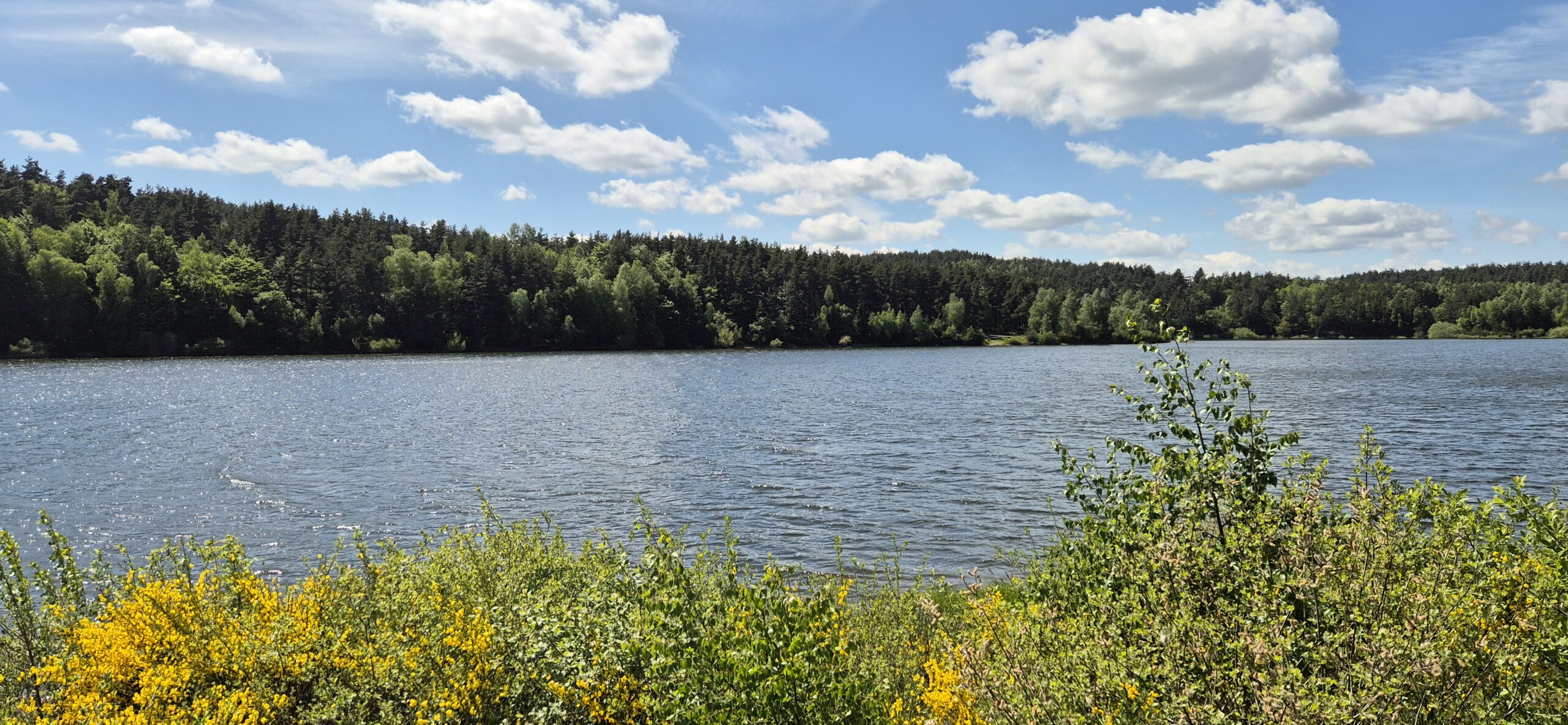Lac de Naussac Lac Naussac, Cascade Donozeau, margeride,